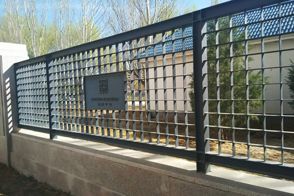 呼和浩特市地標(biāo)建筑金泰中心所有鐵藝工程